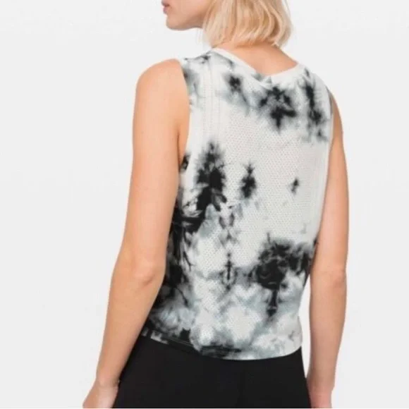 LULULEMON TRAIN TO BE TANK SHIBORI.SIZE LARGE - Picture 3 of 7